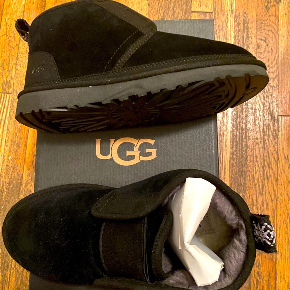 UGG MEN’S NEUMEL FLEX ANKlE BOOTS NEW NEVER BEEN WORN